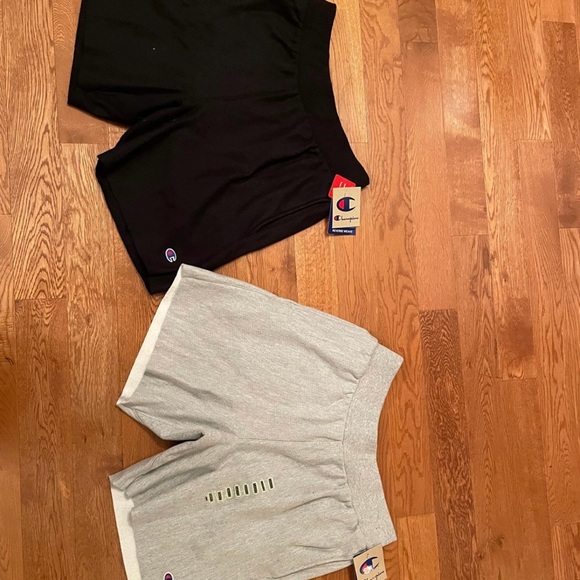 Men's shorts Pair - Size medium - Picture 2 of 2